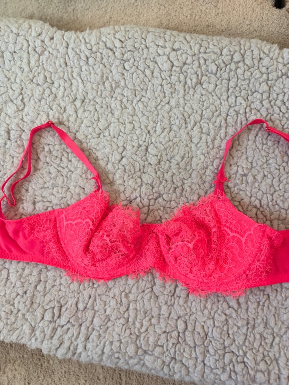 Victoria’s Secret Lace Bra Hot Pink 32C